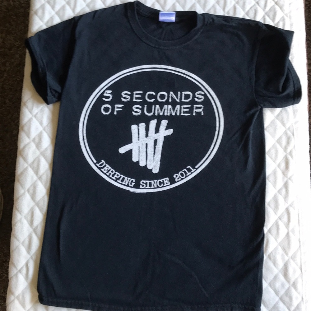 Five seconds of summer T-shirt